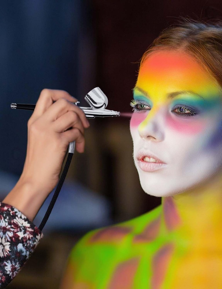 Efficient Airbrush Kit with Compressor, Three Nozzle Sizes, Lightweight Design