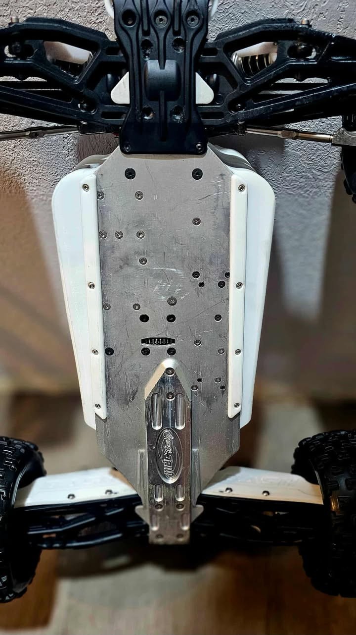 Kraton/Outcast/Notorious/Talion/Typhon/Senton 6S Chassis Skid Bars (Set of 2)