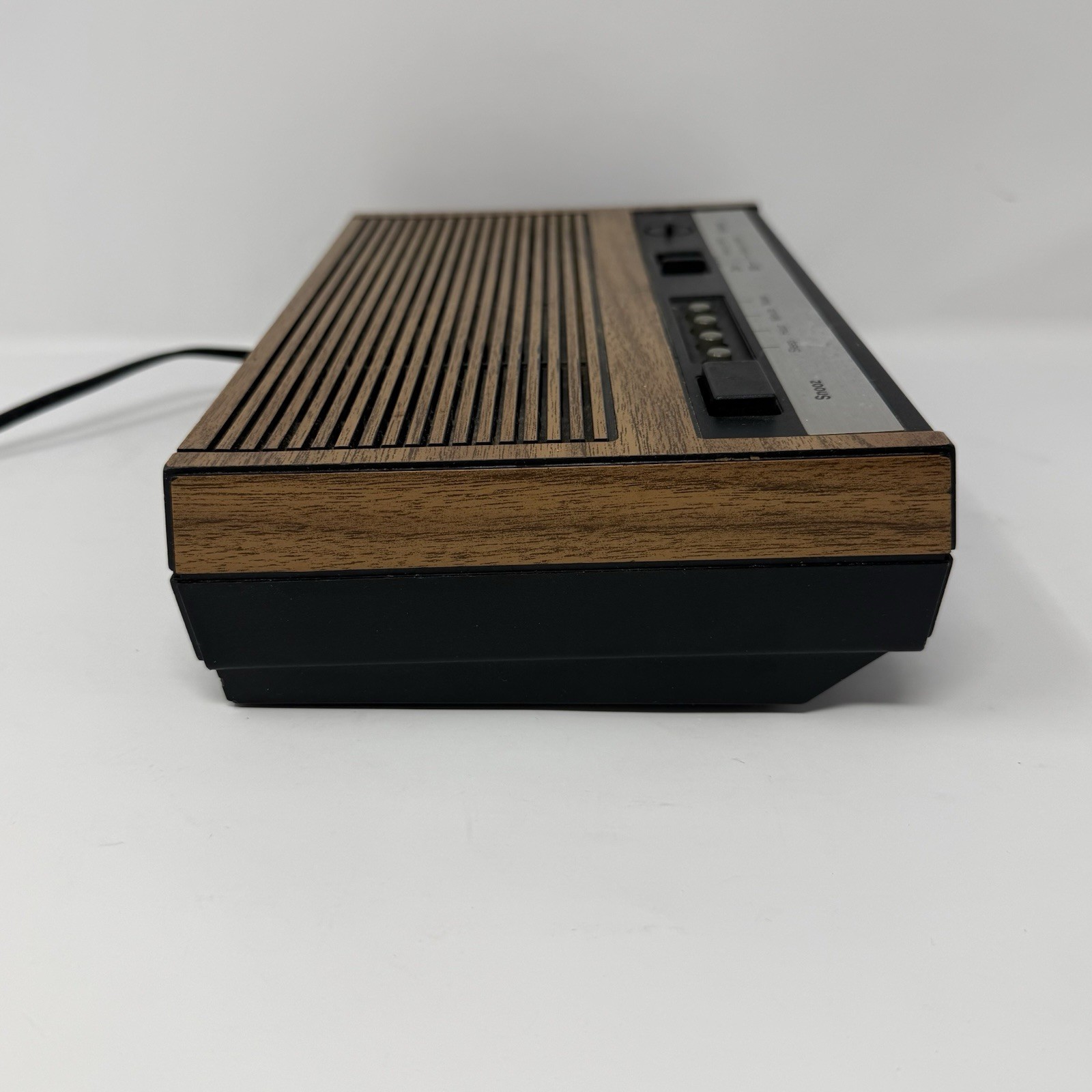 Vintage General Electric Wood Grain AM FM Alarm Clock Model 7-4630B Retro Workin