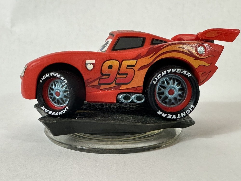 DISNEY INFINITY - LIGHTNING MCQUEEN / HOLLEY SHIFTWELL / PLAYSET Loose Web Code