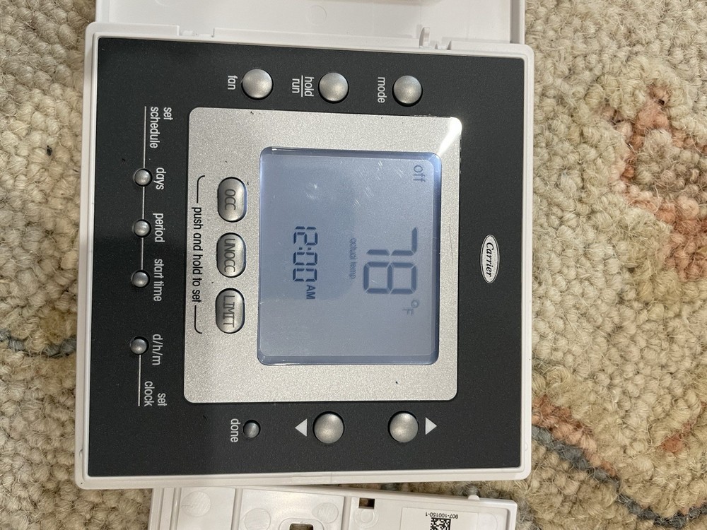 CARRIER 33CSCPACHP-01 Thermostat
