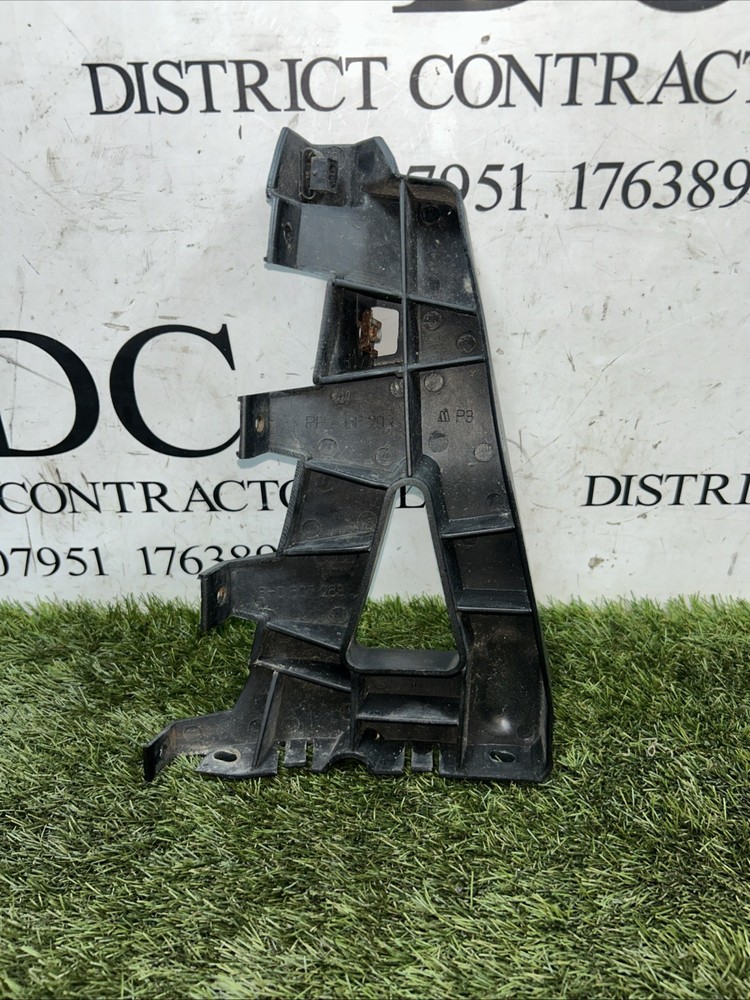 AUDI A4 B6 2003/2006 FRONT LEFT PASSENGER BUMPER BRACKET 8H0807283
