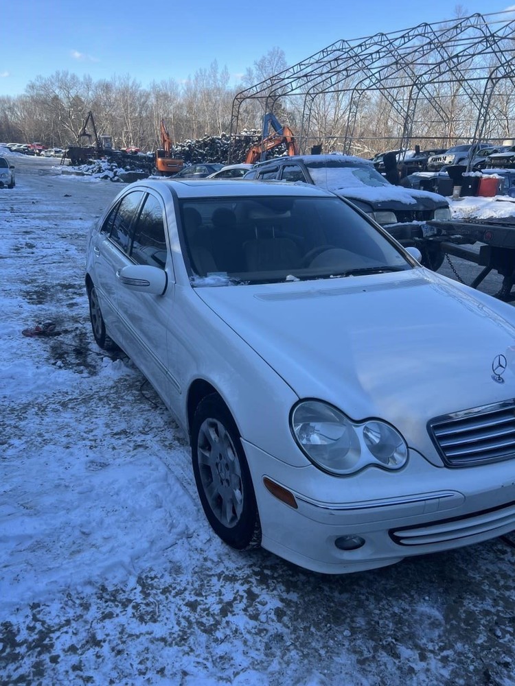 C320 2005 Rear View Mirror OEM