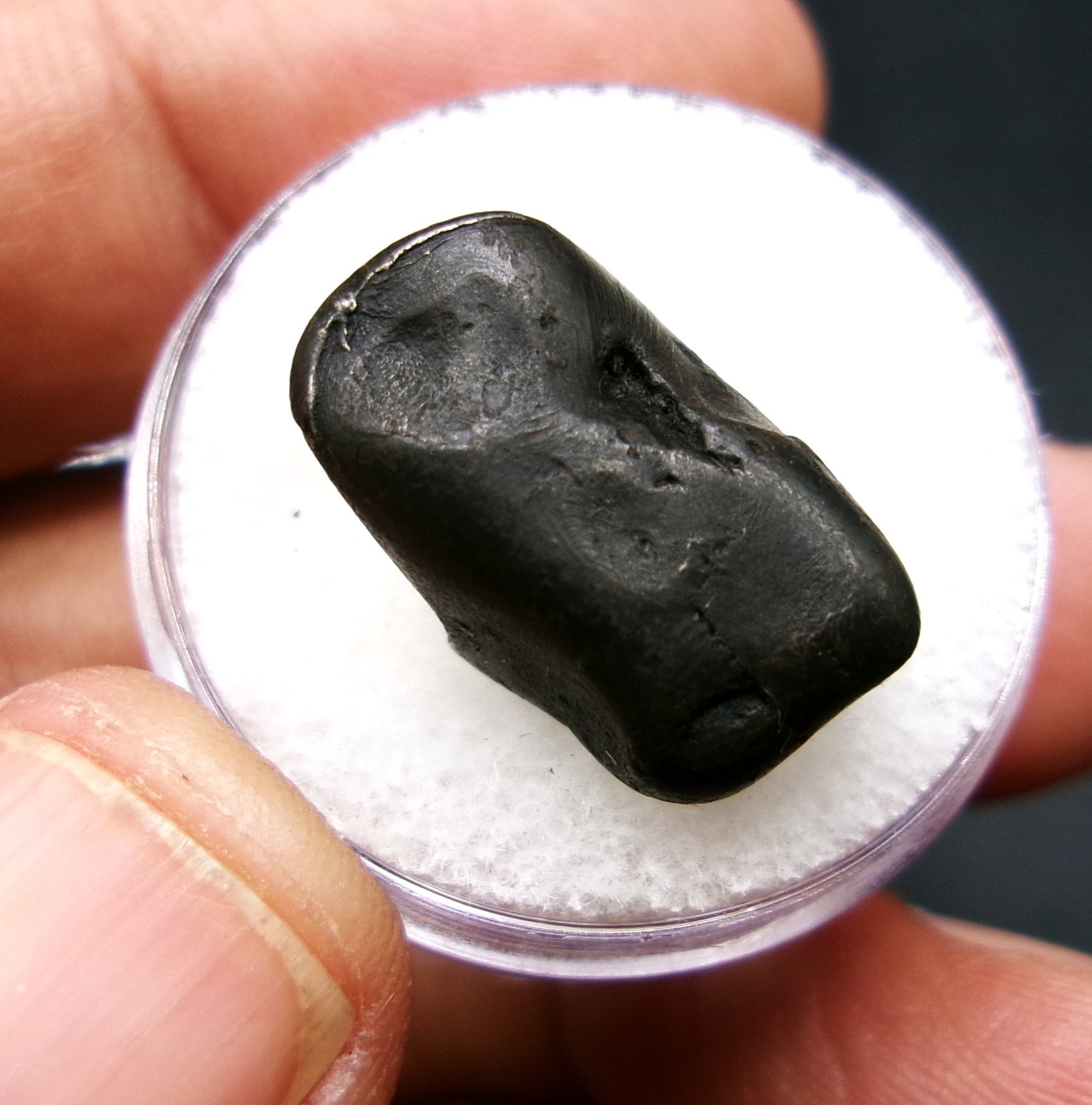 ORIENTED 7.21 gram - Sikhote Alin Meteorite Individual - 1947 fall in Russia