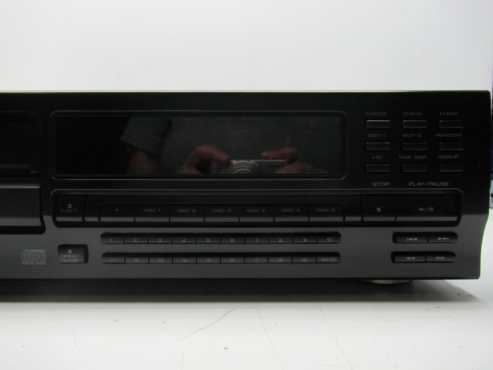 Kenwood Multiple Compact Disc Player DP-M5570 No Remote