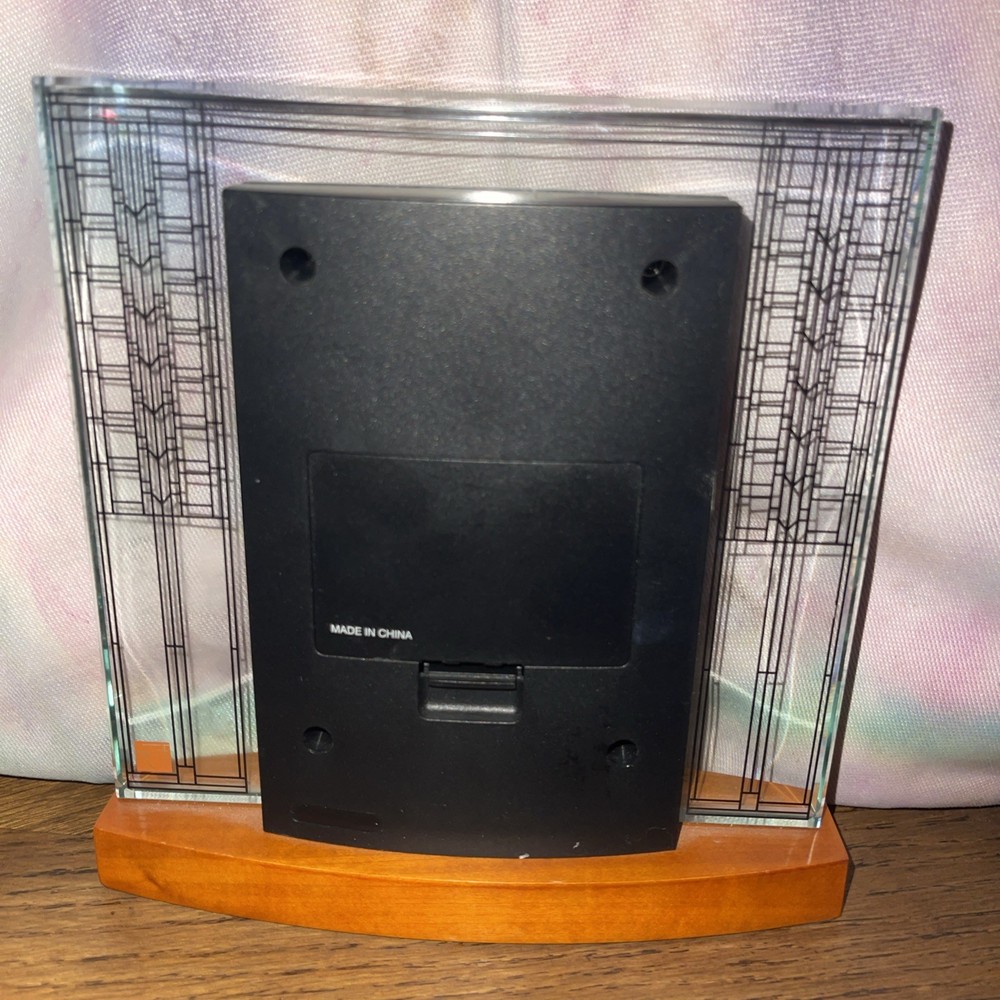 BULOVA MANTEL TABLE CLOCK -FRANK LLOYD WRIGHT "GLASNER HOUSE CLOCK" B7750
