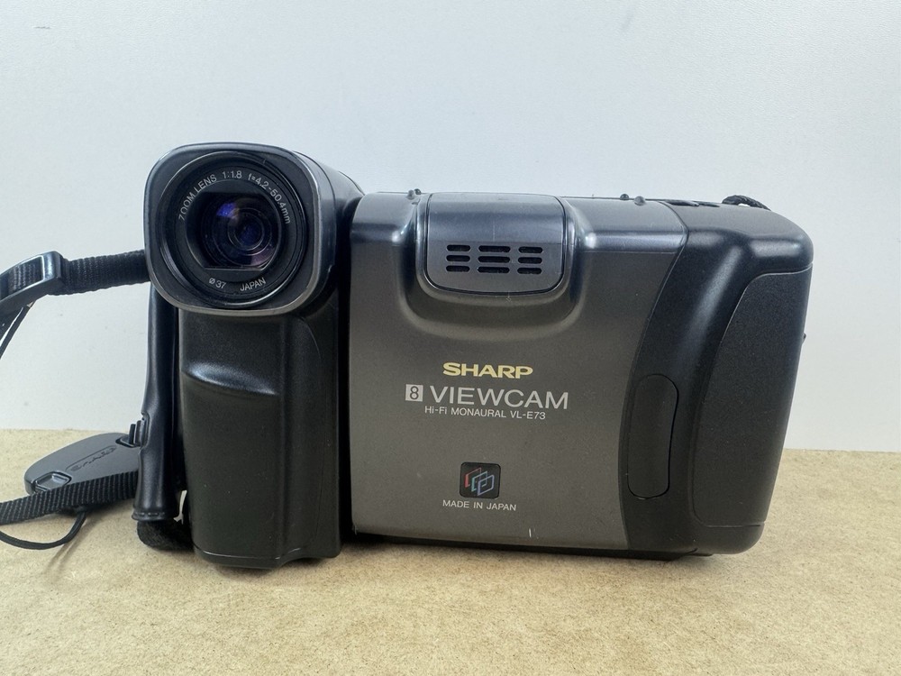Sharp Viewcam VL-E73 8mm Camcorder Vintage Untested Powers Briefly With Case
