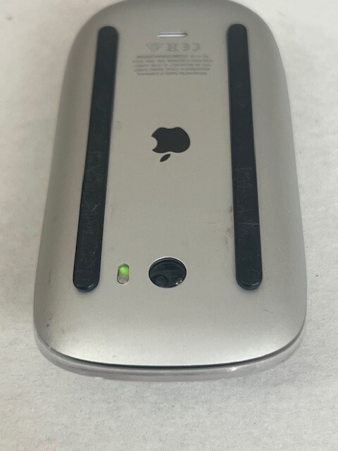 Apple Magic MOUSE V2 A1657 Wireless Bluetooth Rechargeable WHITE - Great