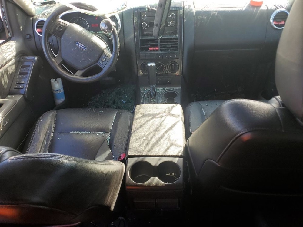 EXPLORER 2009 Glove Box 4916334