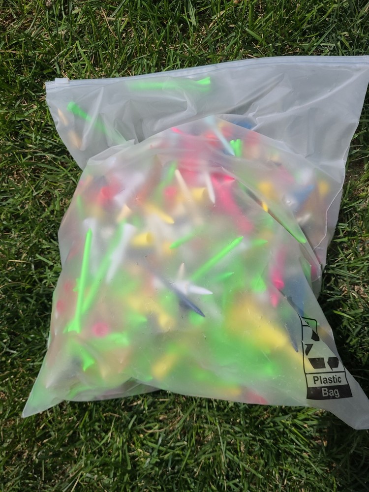 500+ Assorted Golf Tees Bulk Lot Mixed Wood And Plastic Assorted Sizes