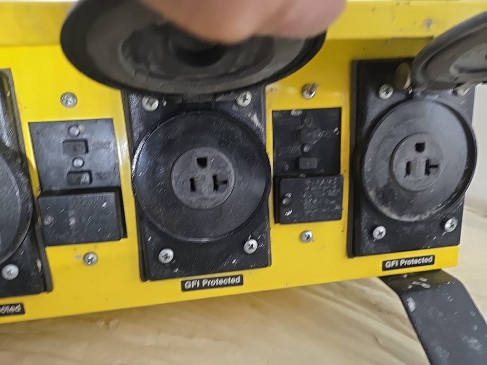CEP 6506-GU PORTABLE POWER DISTRIBUTION BOX (120898)