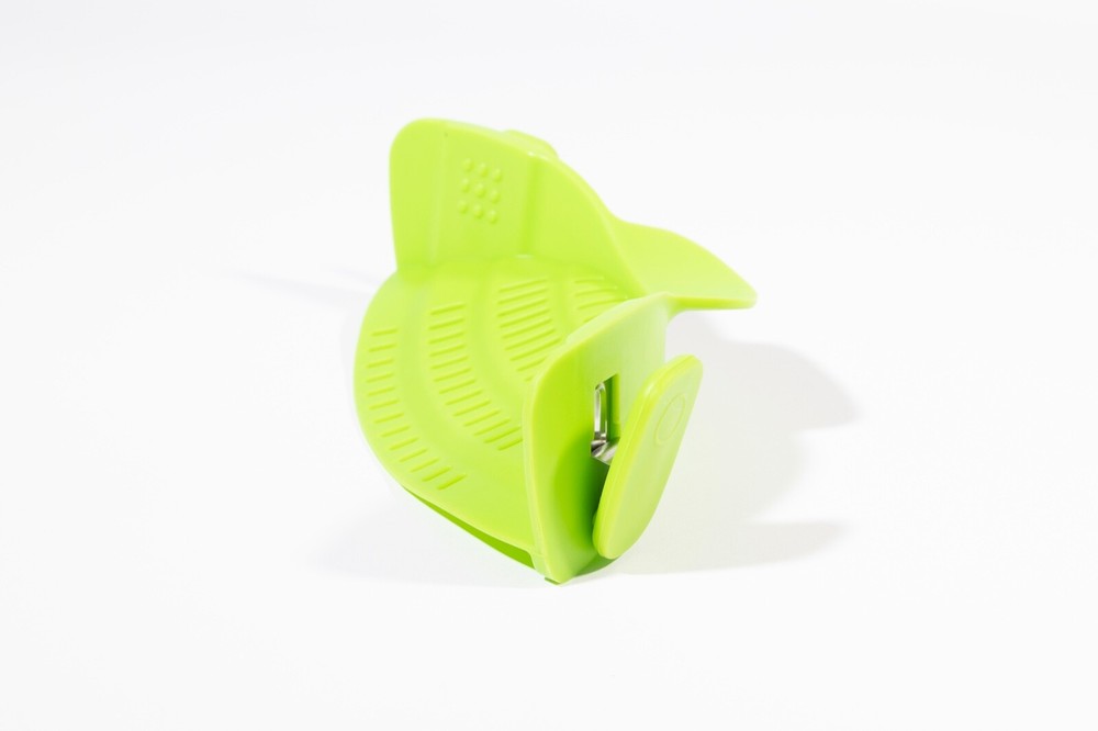 Resilient Houseware Snap 'n Strain Pot and Pasta Strainer