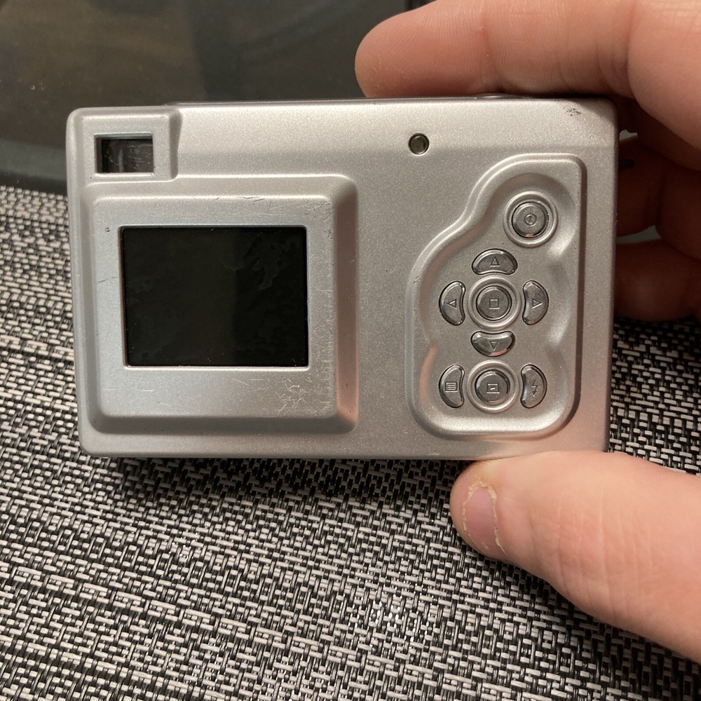 JAZZ JDC65 Point And Shoot Camera 5mp Works Great