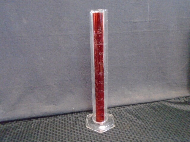 PYREX Glass 1000mL Class B Red Single Scale TC Graduated Cylinder Hex Base 3042