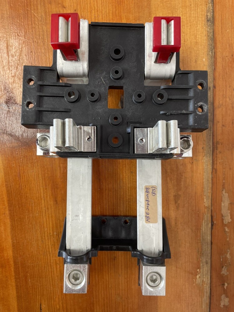 Cutler Hammer Meter socket 200Amp Max 240v 1 Phase MBE2040B200(BTF)BTS