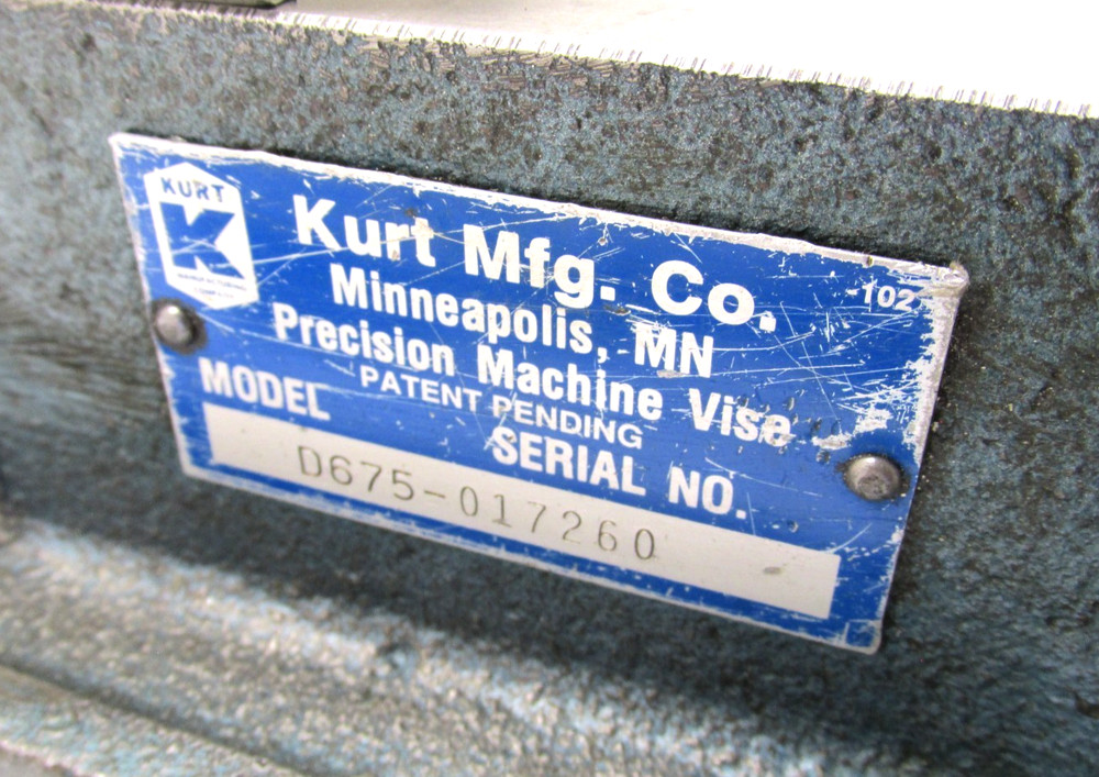 NICE! KURT ANGLOCK 6" MILLING MACHINE VISE w/ JAWS & HANDLE - #D675