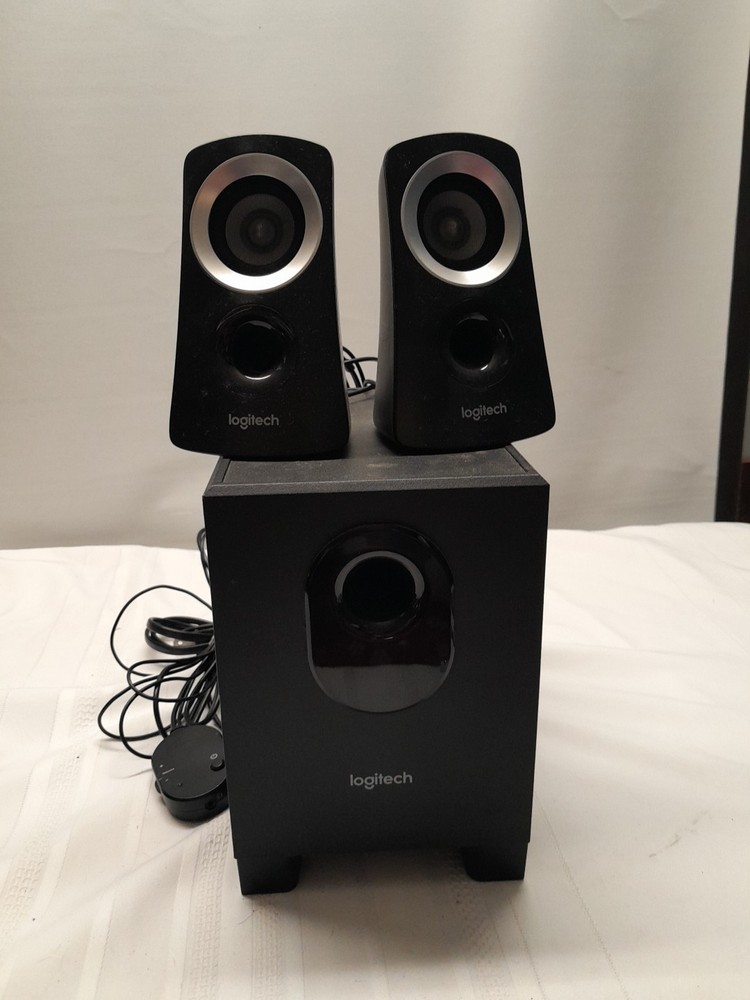 Logitech Z313 Speaker System with Subwoofer (980-000382)