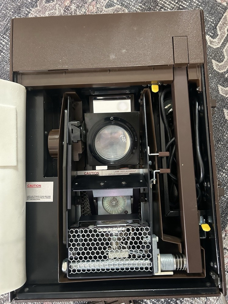 Vtg 3M Visual Systems 2000 AG Portable Overhead Transparency Projector WORKING