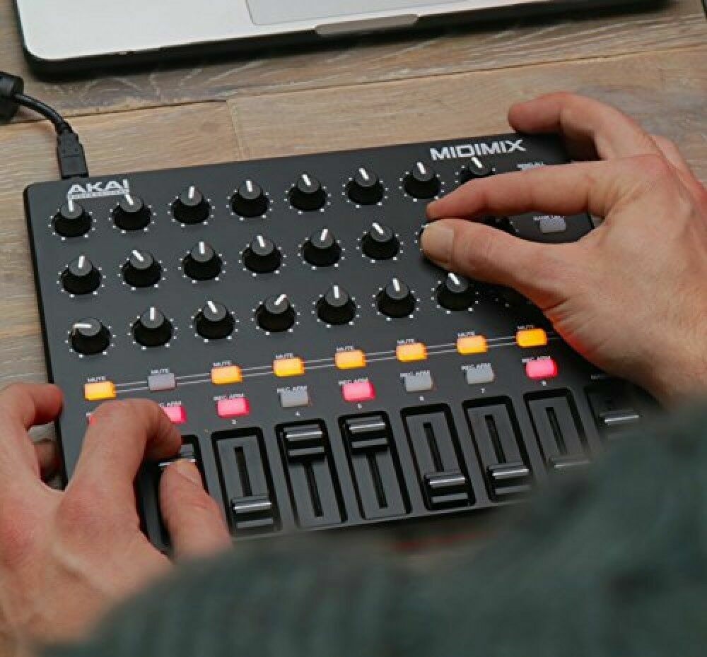 Akai Professional High Performance USB MIDI Mixer DAW Controller MIDI MIX