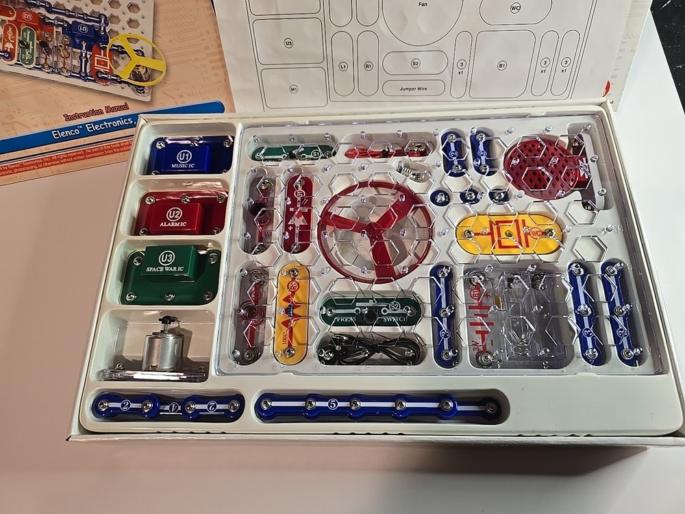 New, ELENCO Snap Circuits Jr. 100 Experiments Electronics Discovery Kit