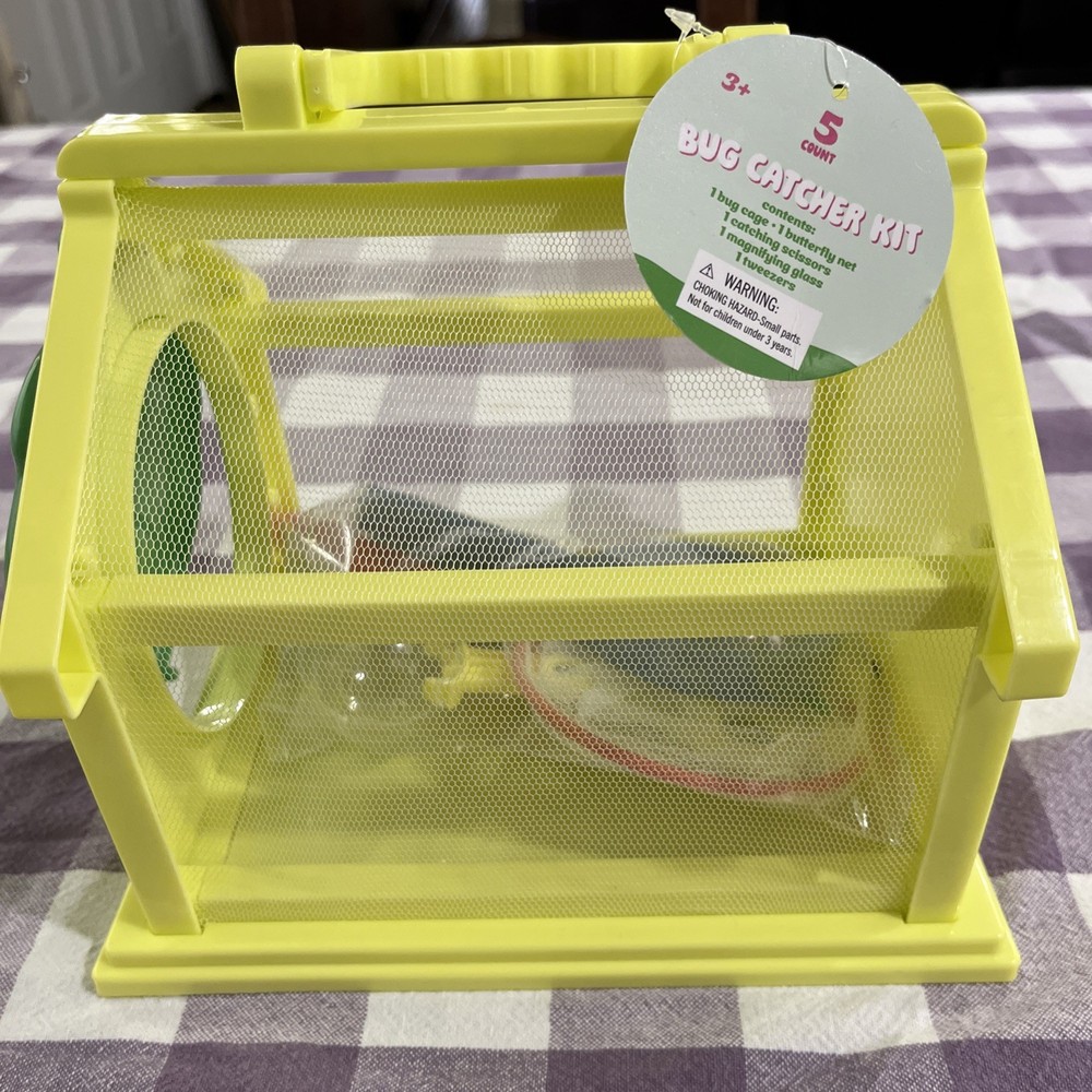 BUG CATCHER KIT-HOUSE YELLOW WITH TOOLS NEW FROM TARGET