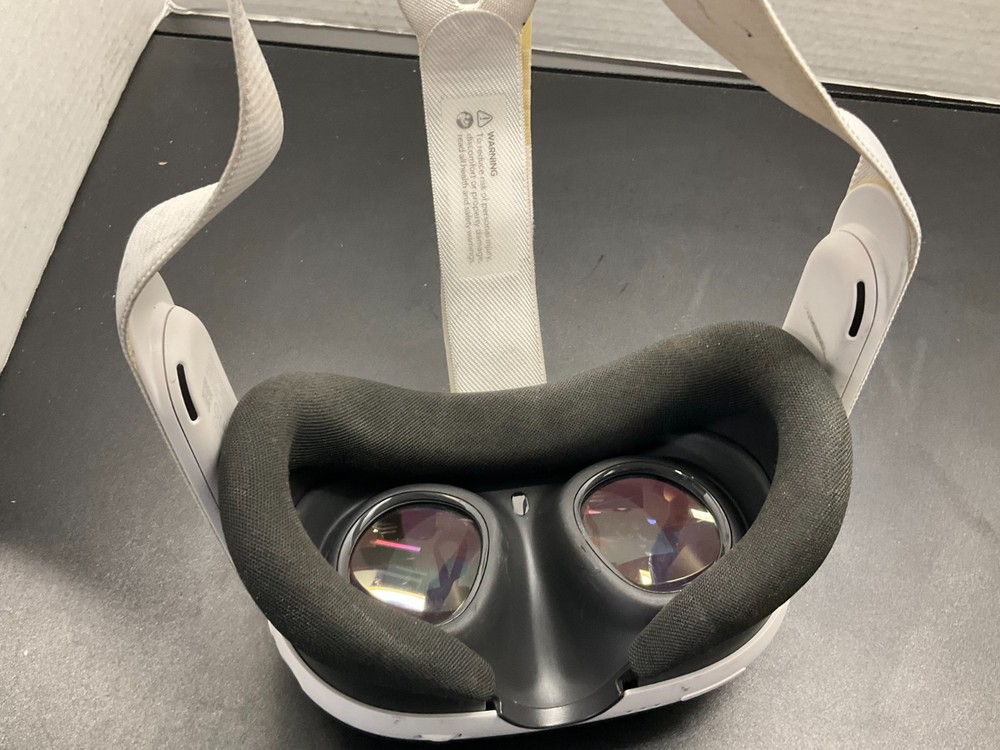 Meta Quest 3 128GB VR Headset ONLY - White Display unit