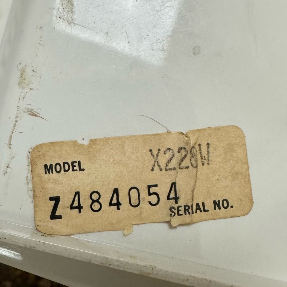 Vintage MCM Zenith Solid State Radio X228W