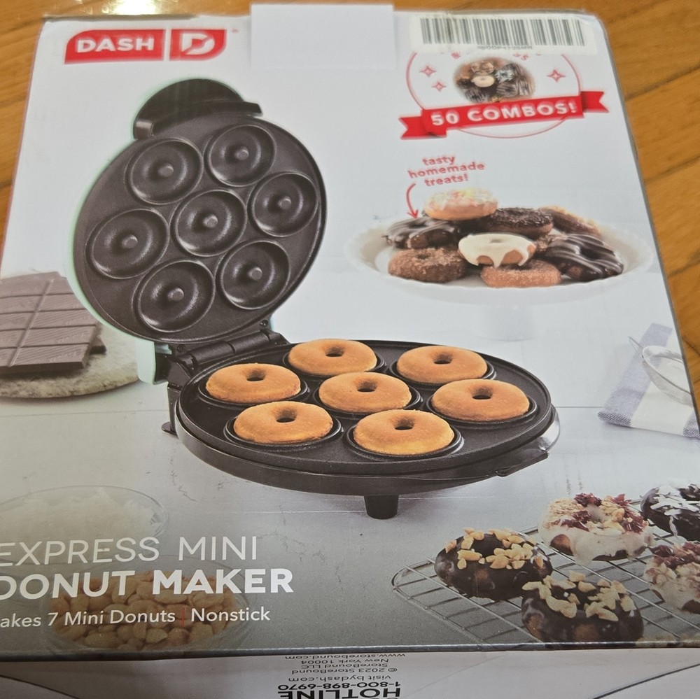 🍩 Dash Express Mini Donut Maker – Aqua – 7-Cavity Nonstick Doughnut Maker-NEW!
