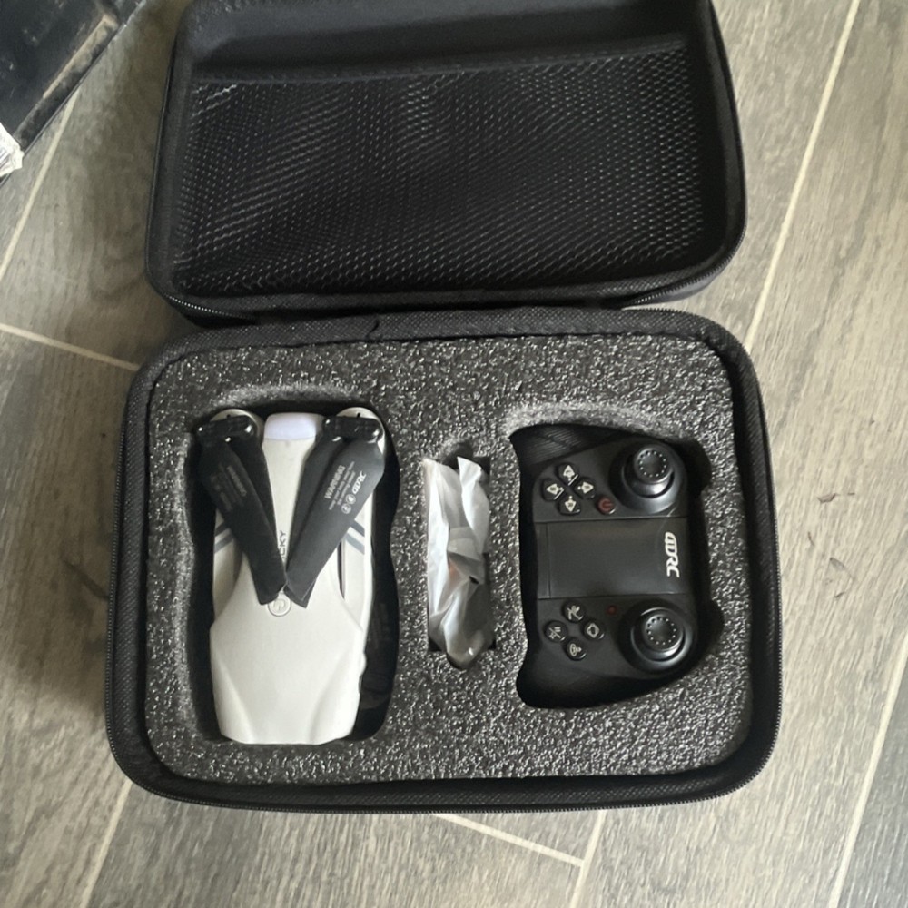 4DRC 4D-F10 Foldable Quadcopter Drone with Camera, Remote, Carry Case