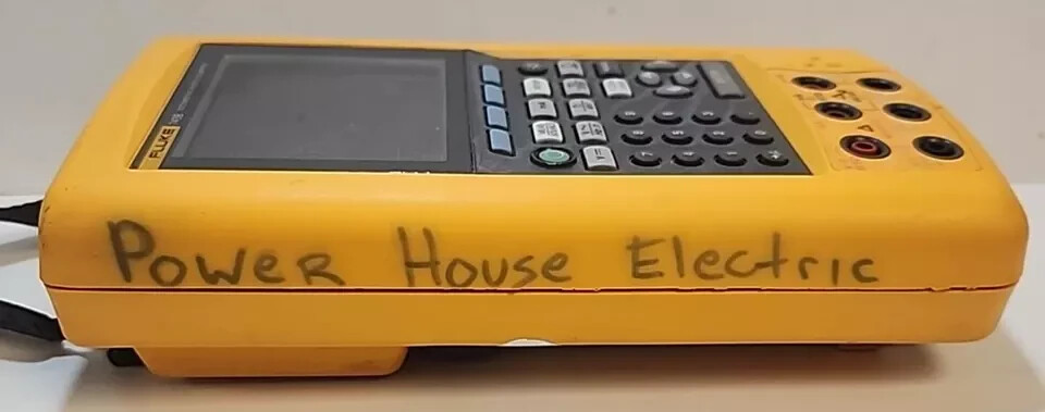 Fluke 743B Documenting Process Calibrator - Meter & Battery No Charger