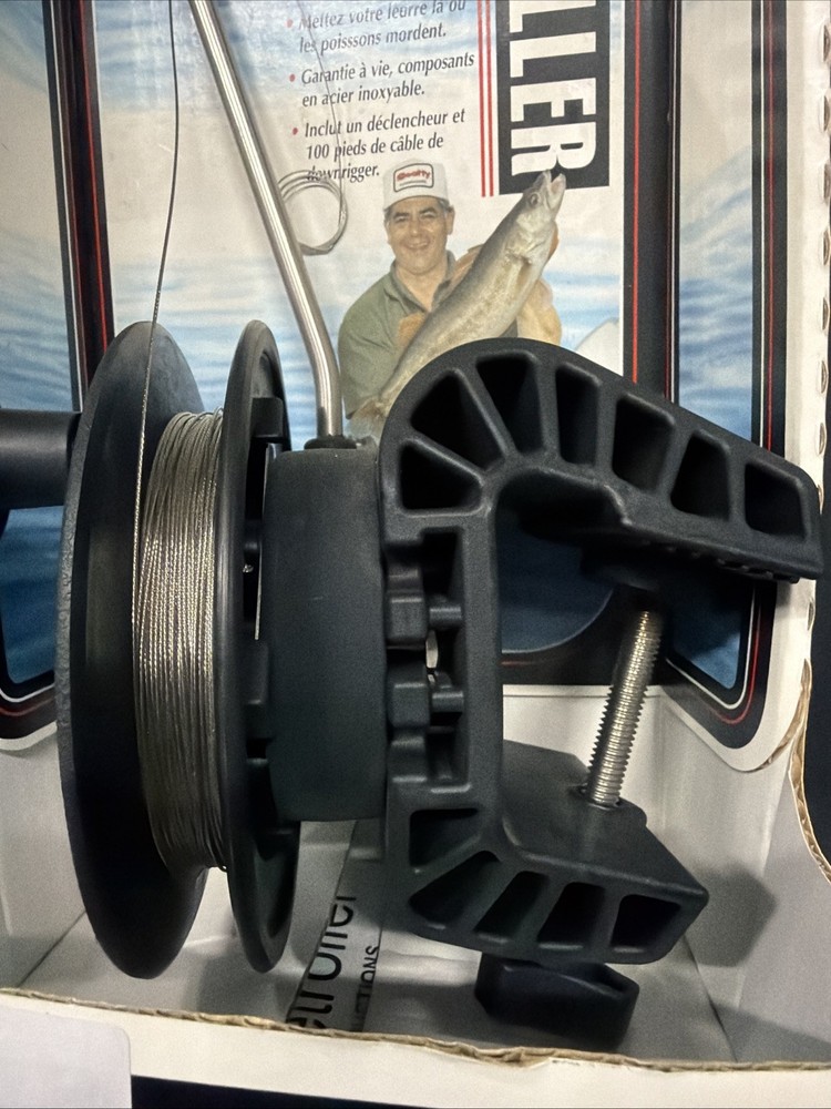 Scotty 1071 Laketroller Clamp Mount Manual Downrigger -E7