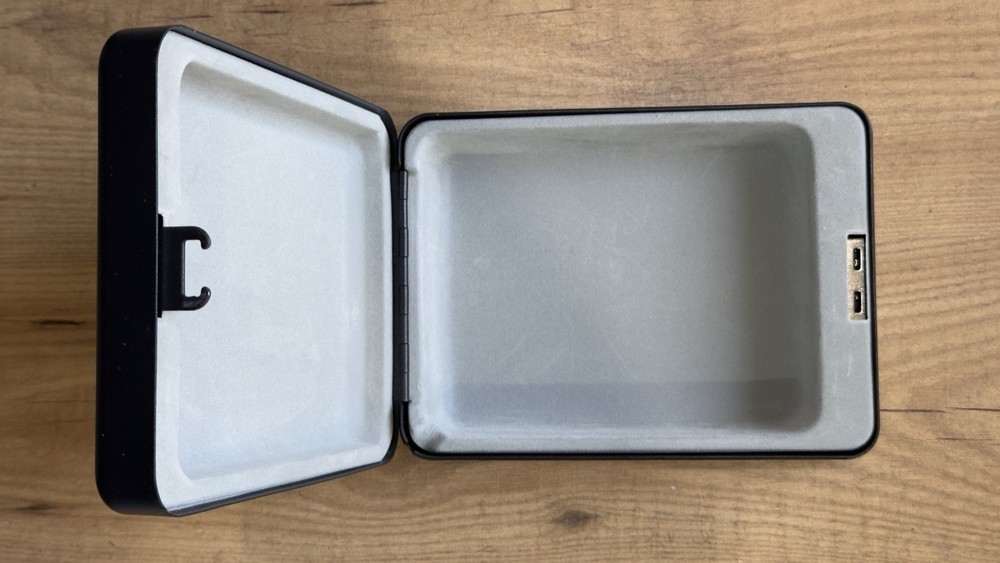 SentrySafe Keep Safe P005C Black Portable Secures Small Valuables w/Combo Lock