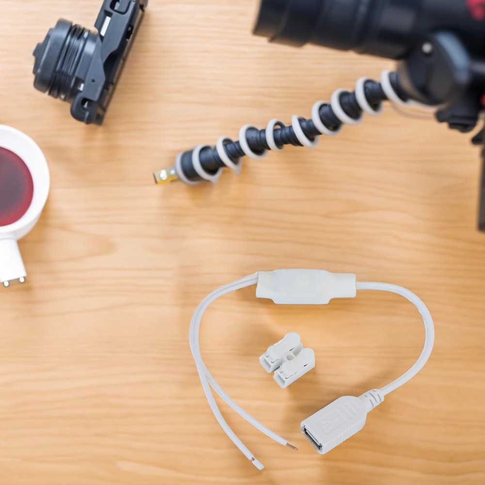Sleek Design USB Connector Converting AC Voltage into Useful DC Energy