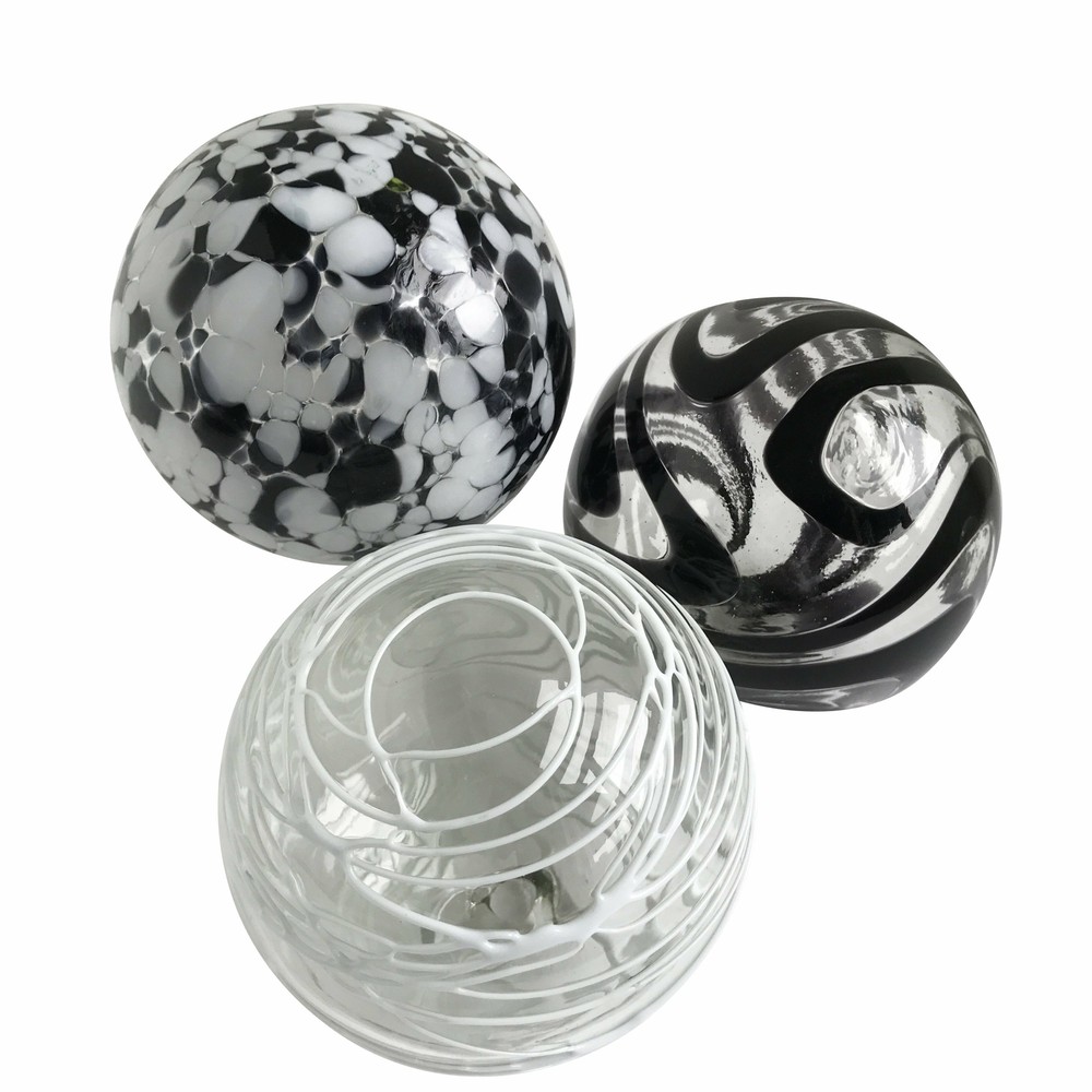 Sphere set of 3 - Black & White