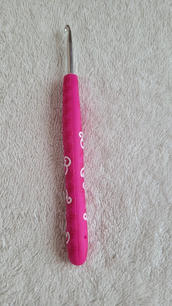 Preowned Barbie Wooble Ergonomic Crochet Hook