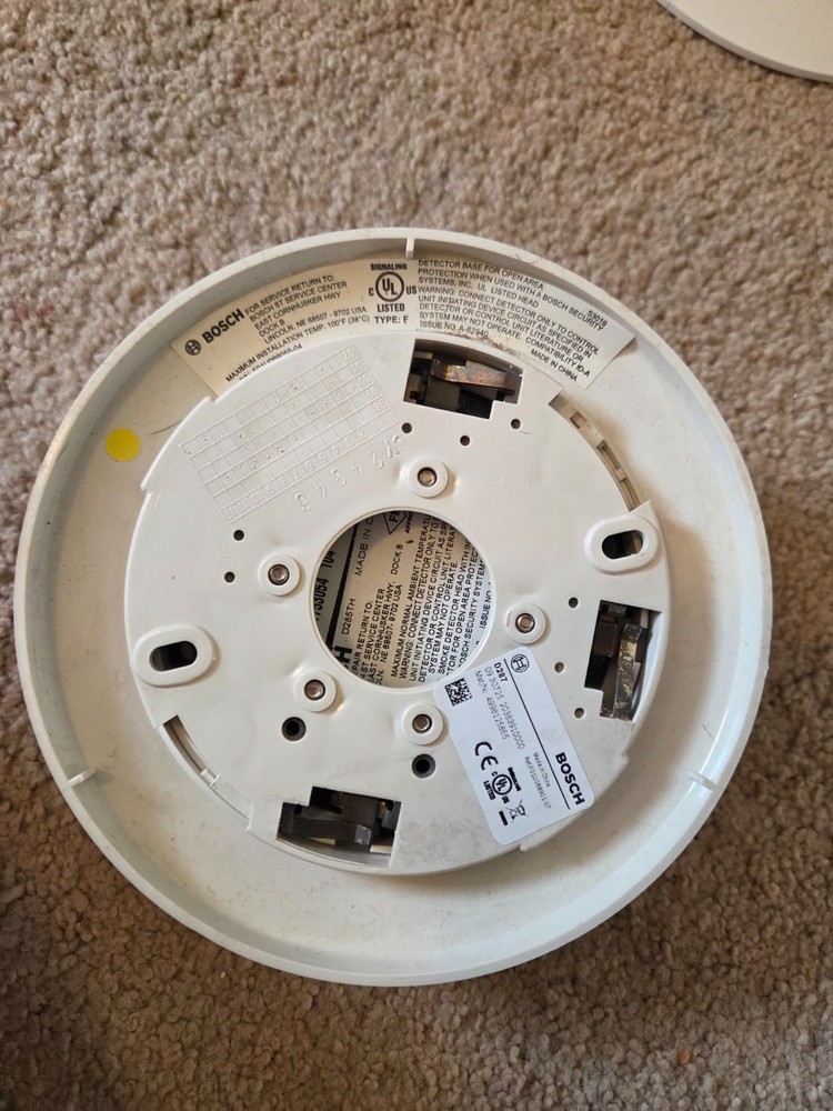 bosch fire alarm D285TH white, used in working condition