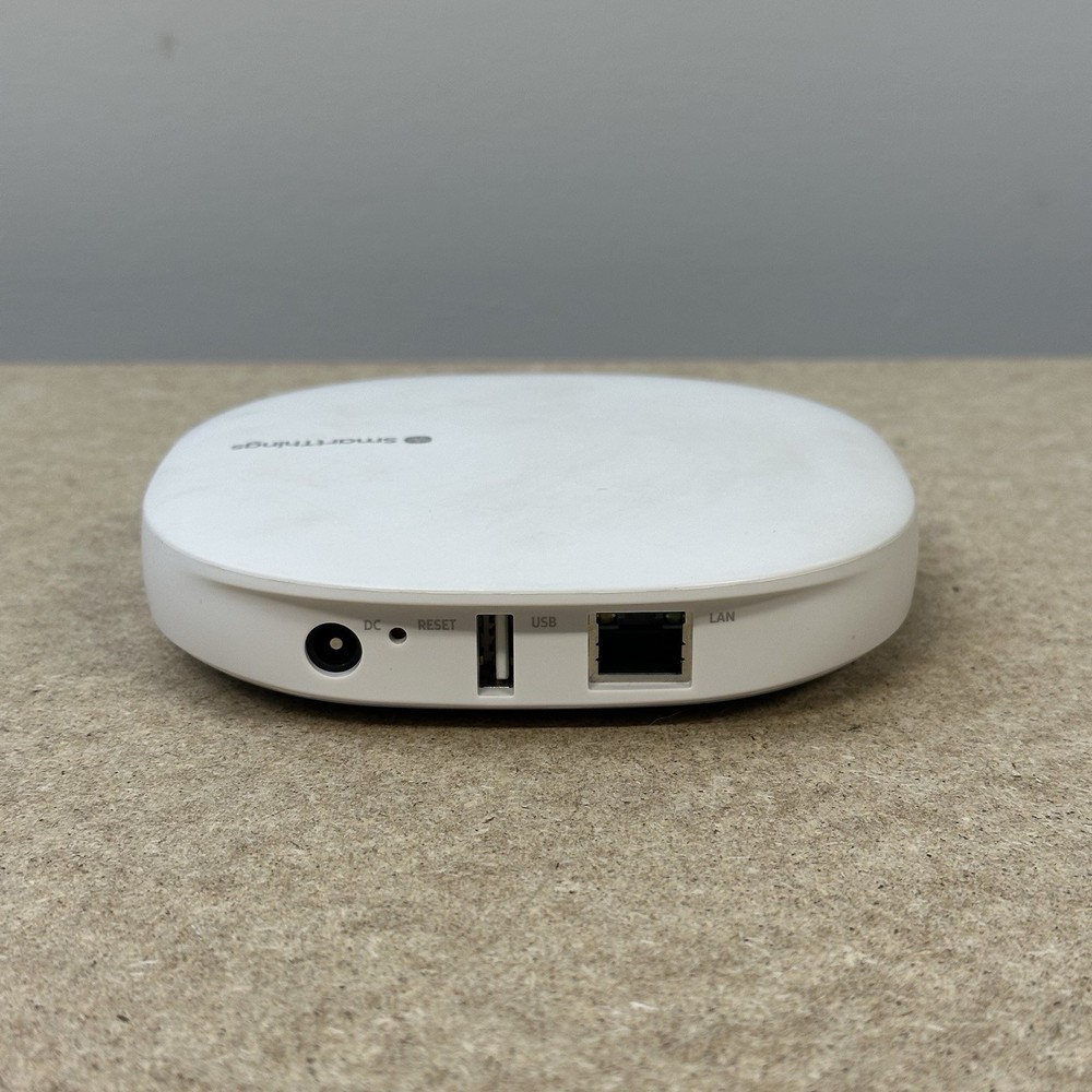 Samsung SmartThings Hub IM6001-V3P01 - Zigbee Compatible Smart Home Device
