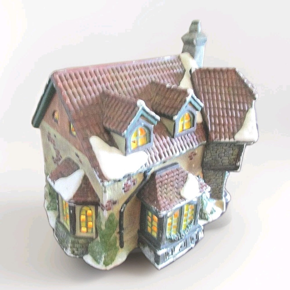 Old Country Fall / Winter Charming Light up Building