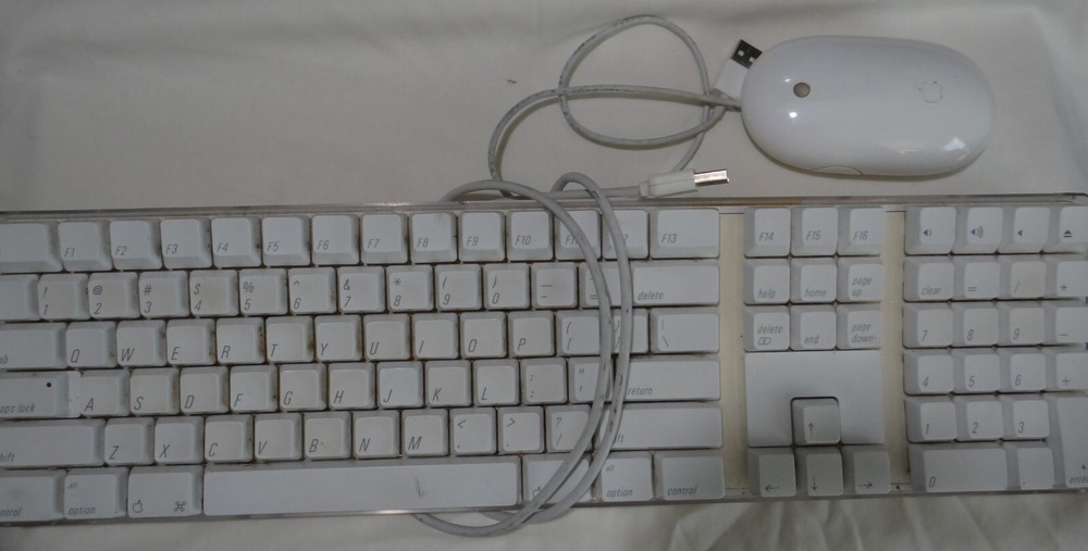 Apple Macintosh USB Keyboard and Mouse