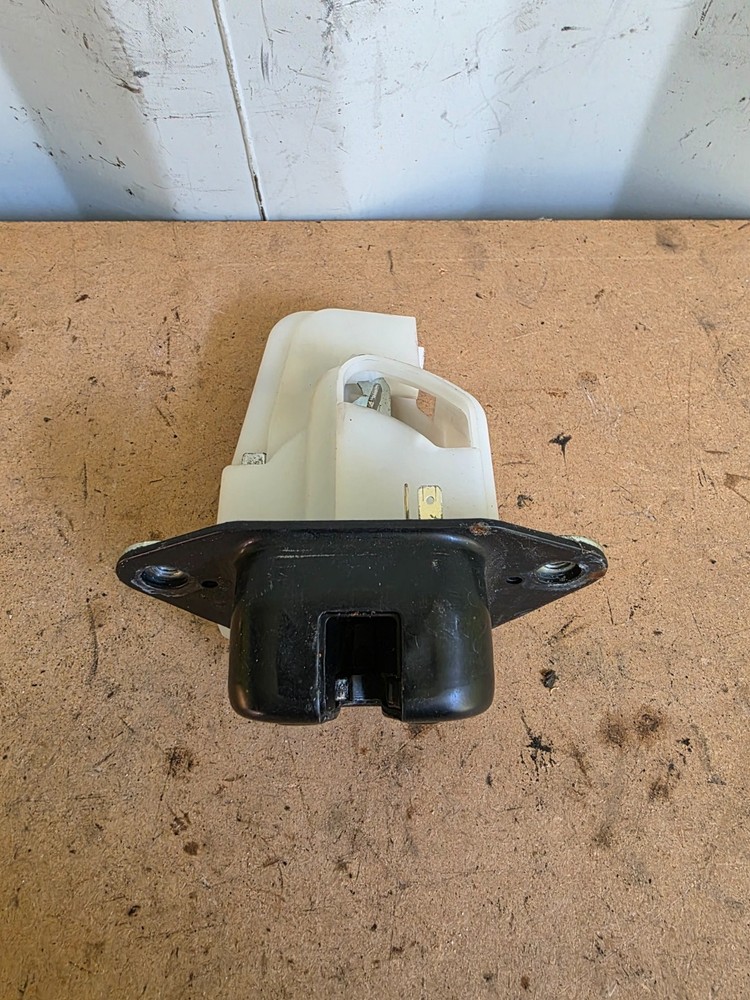 Honda Civic MK8 2006 -11 BOOT TAILGATE LATCH LOCK CATCH        A7