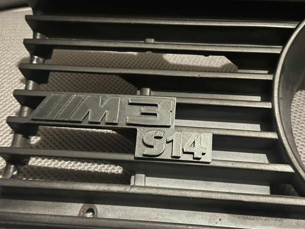 BMW E30 Grill Emblem (S14)