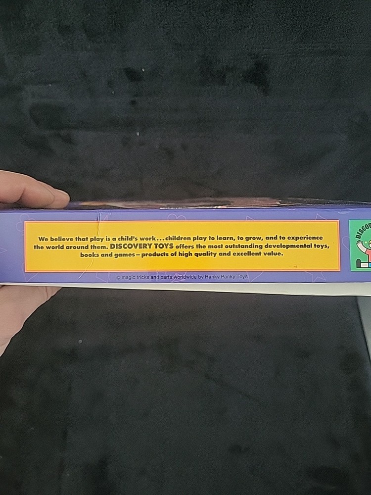 GREAT ILUSION Magic Kit Magician's Trick Set 100+ Tricks Tips & Illusions
