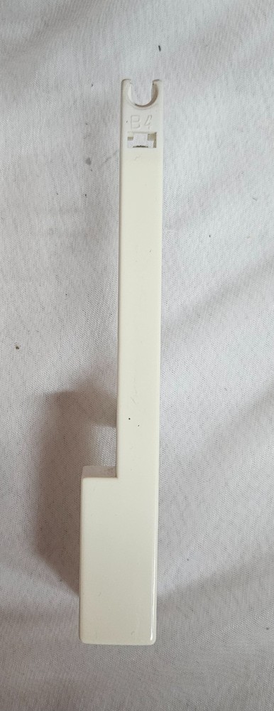 ROLAND KR-75 Keyboard White B4 Replacement KEY