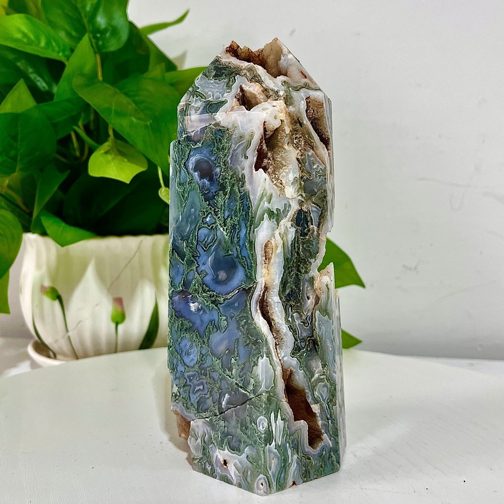 2.91LB High quality aquatic plant agate pointed column