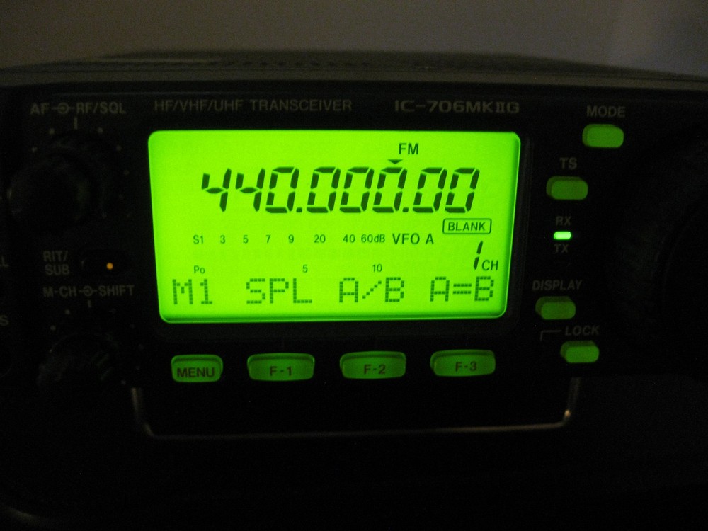 Icom IC-706MKIIG FRONT panel complete in Excellent shape and working well