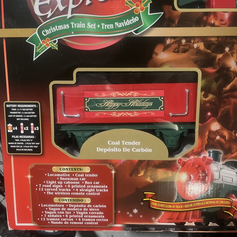 EZTEC North Pole Express 33pc Christmas Train Set 18ft Track Complete