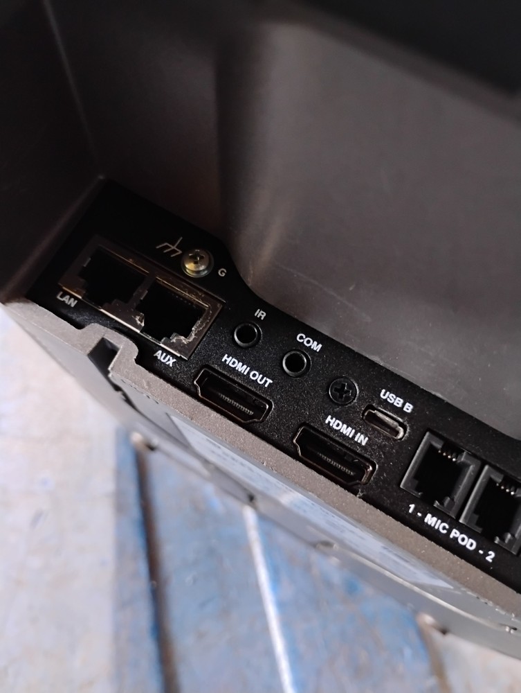 Crestron CCS-UC-1- Tabletop UC Video Conference System Read Description