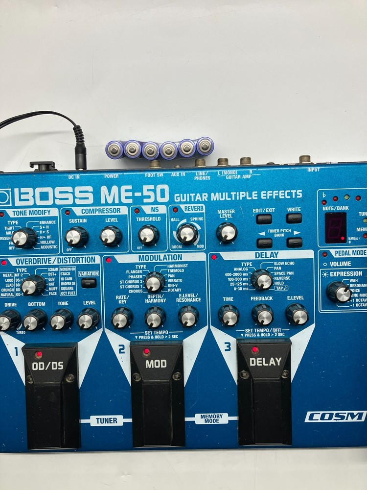 Boss ME-50 Guitar Multiple Effects 2003 w/Adapter Working AR29880