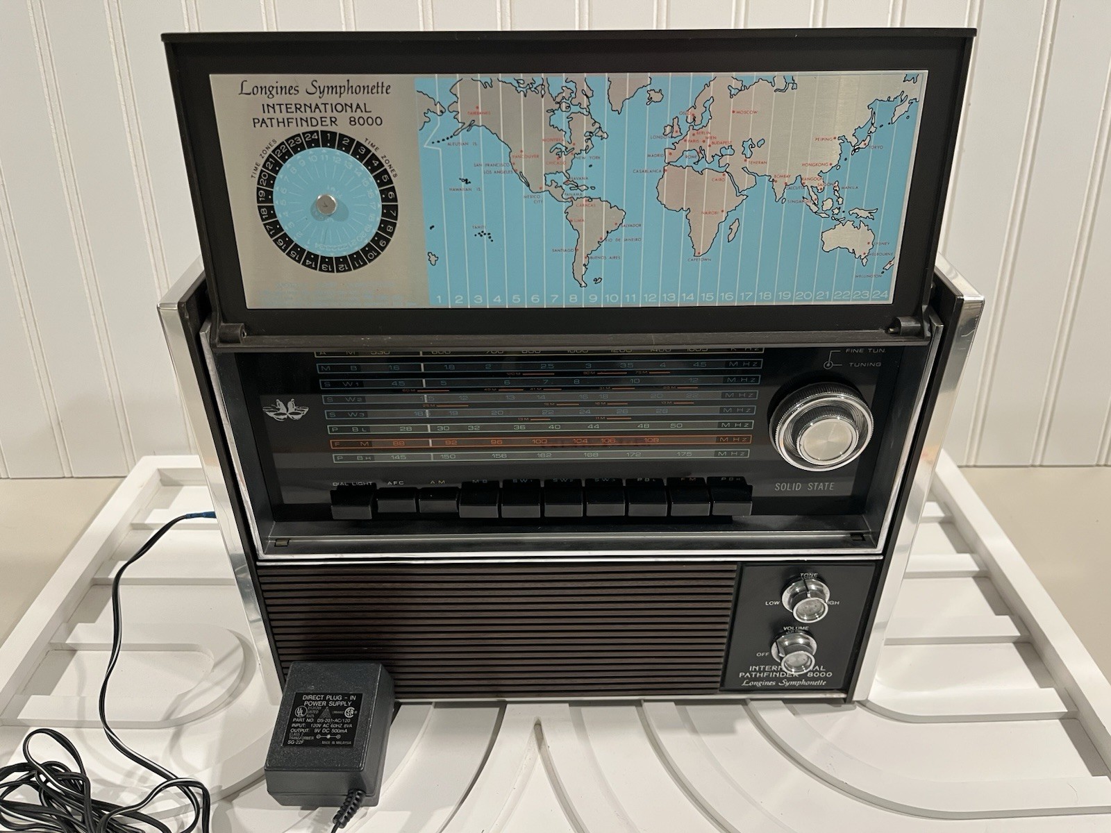 Longines Symphonette Pathfinder 8000 Multiband Radio, Model 8713, GC & WORKING