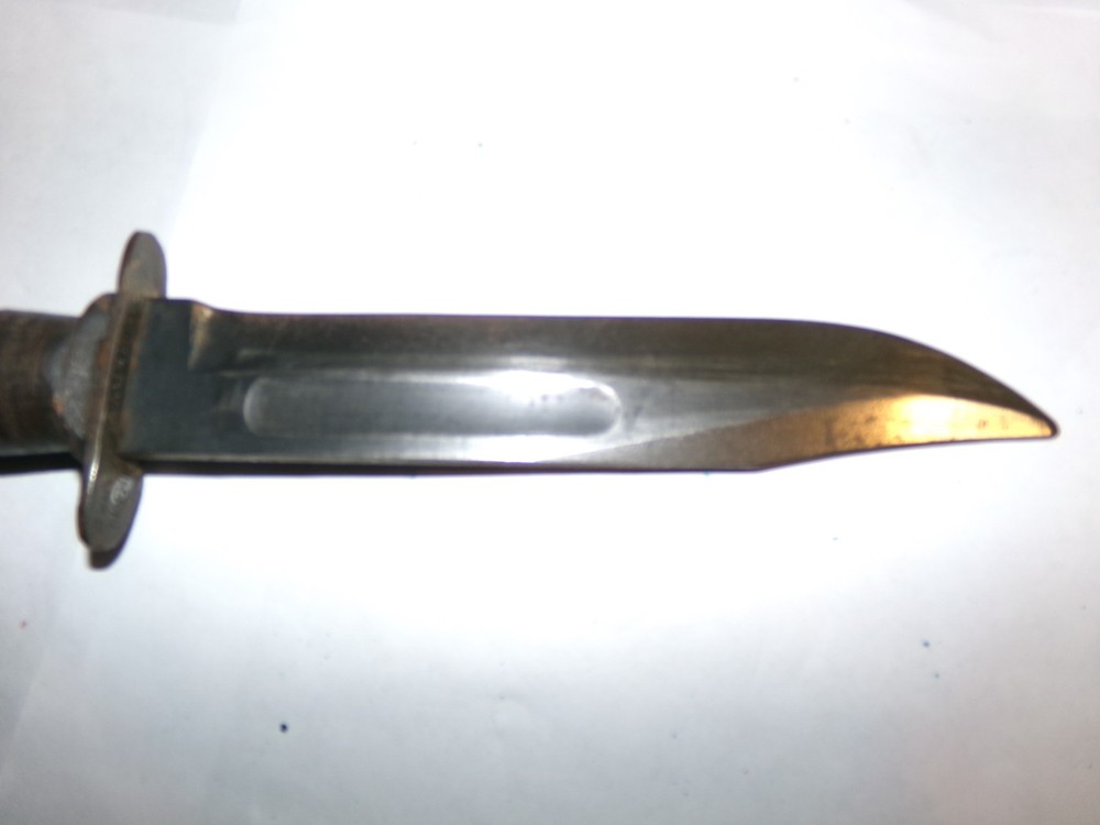 WW2 USN MK2 fighting knife and scabbard